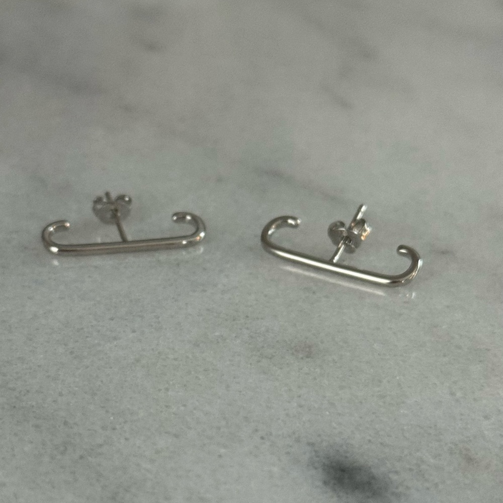 Silver Solid Suspender Cuff Earring 

Brand New - Picture 3 of 4